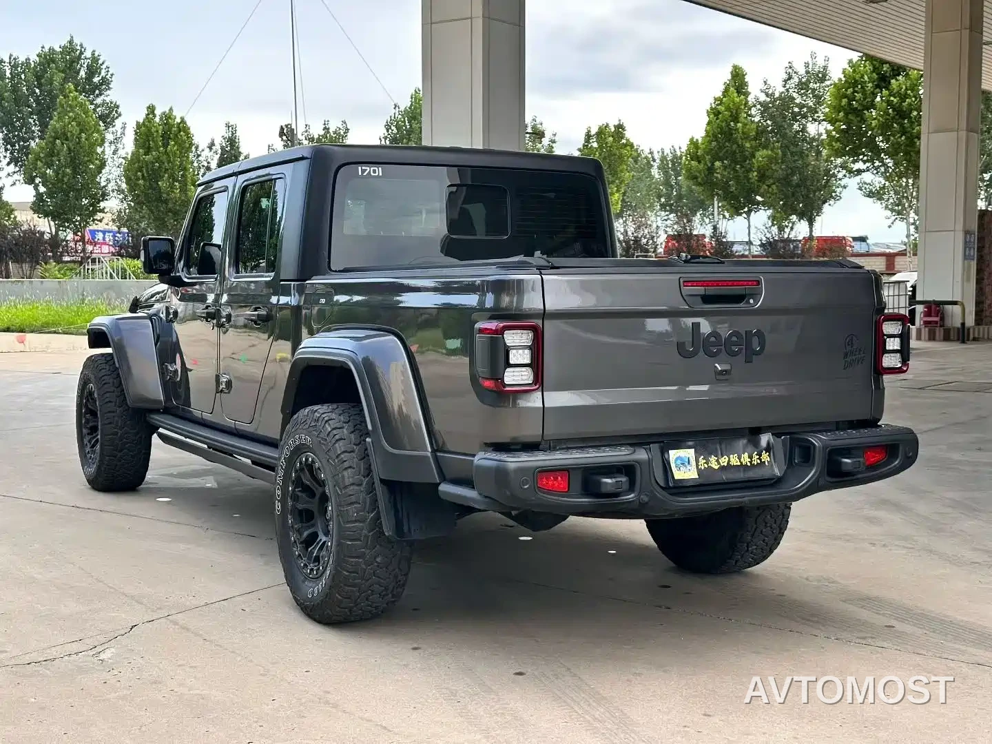 Jeep Gladiator 2022 3.6L Pioneer Edition — фото 9