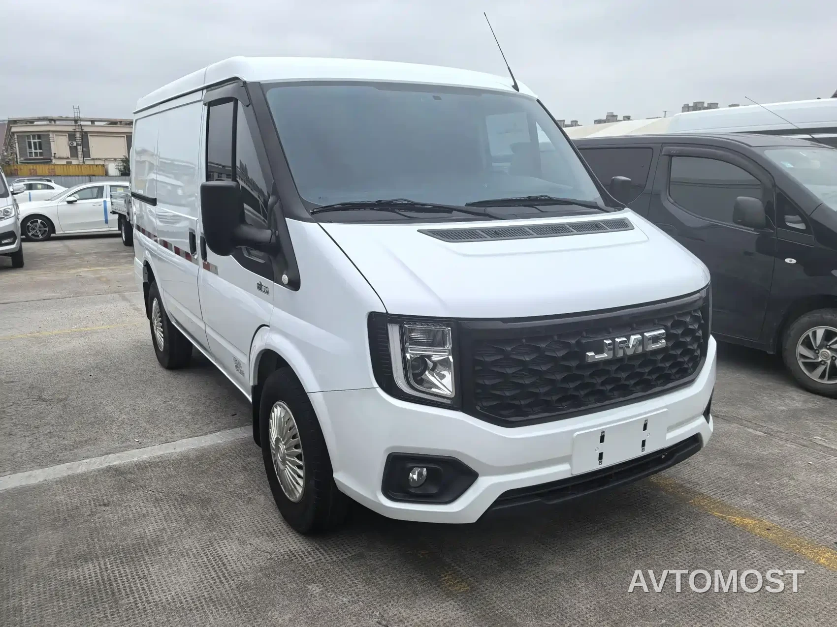 Jiangling JMC Fushun 2023 2.0T Manual Short Wheelbase Low Roof Commercial Van 2/3 Seats with Lift-up Tailgate — фото 1