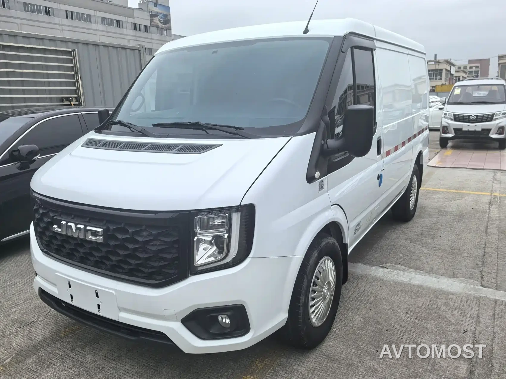 Jiangling JMC Fushun 2023 2.0T Manual Short Wheelbase Low Roof Commercial Van 2/3 Seats with Lift-up Tailgate — фото 2