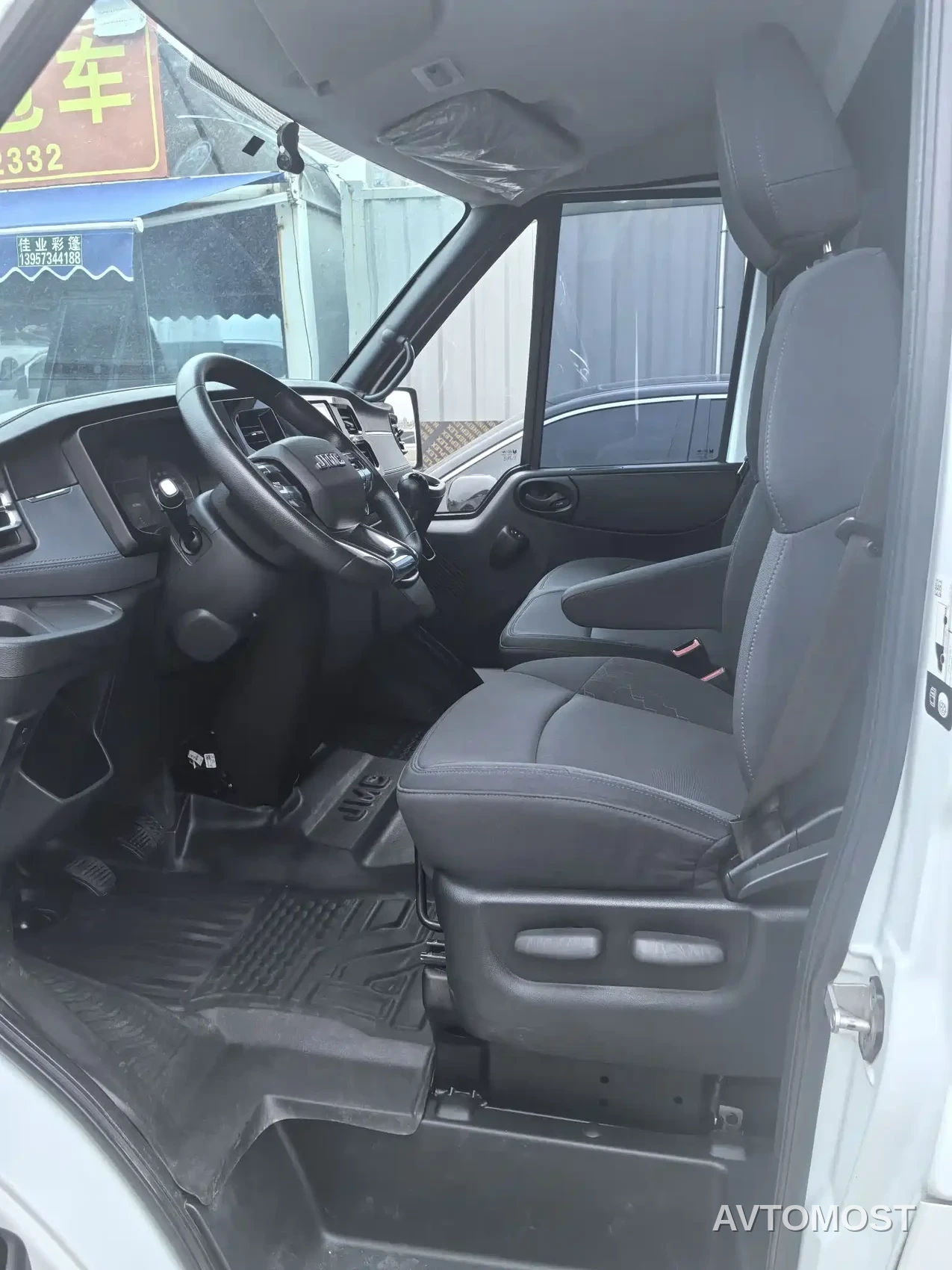 Jiangling JMC Fushun 2023 2.0T Manual Short Wheelbase Low Roof Commercial Van 2/3 Seats with Lift-up Tailgate — фото 7