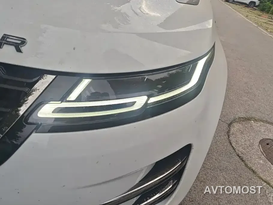 Land Rover Range Rover Evoque New Energy 2022 Range Rover Evoque L P300e Plug-in Hybrid — фото 5