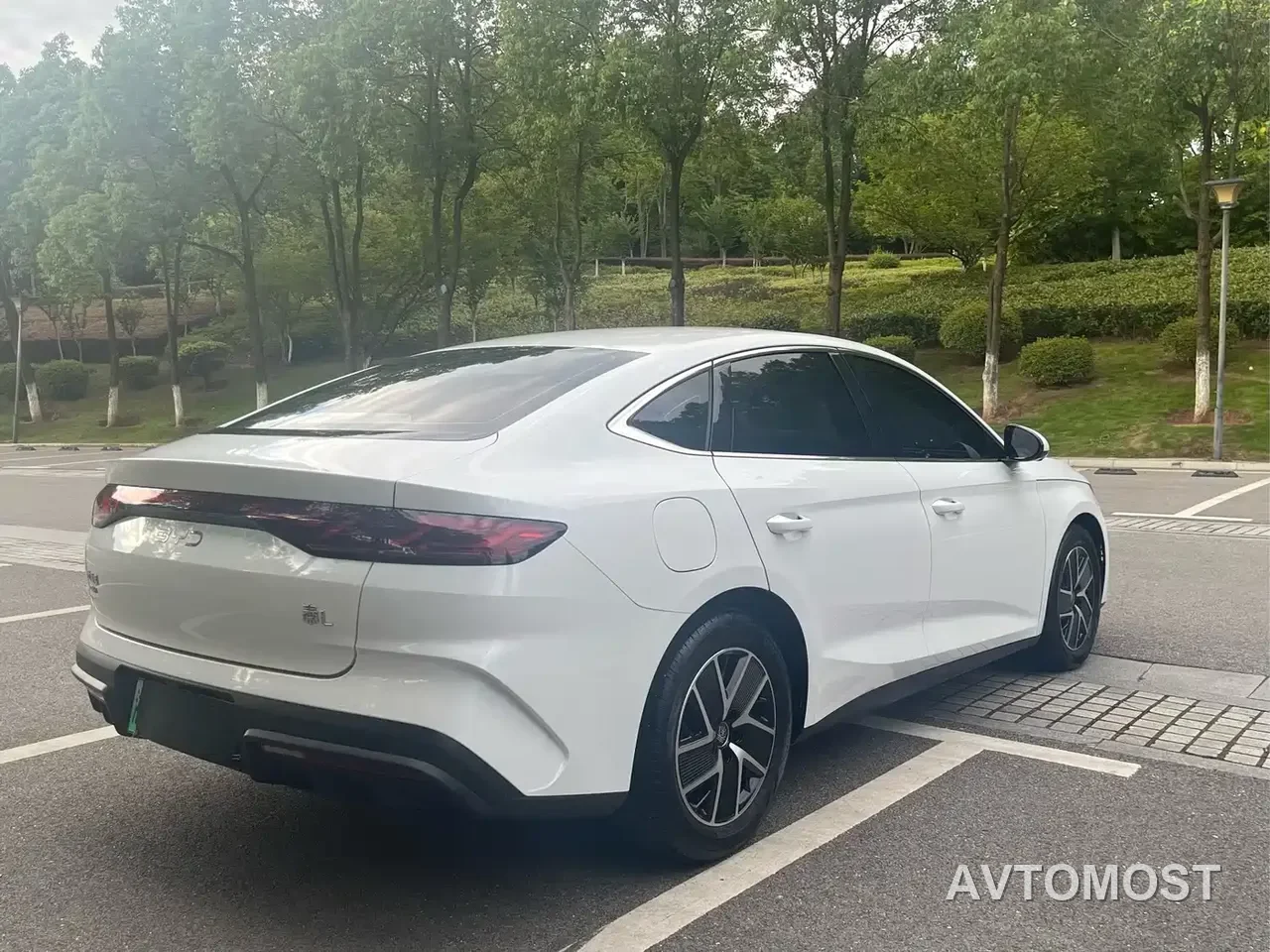BYD Qin L 2024 DM-i 80KM Superior — фото 4