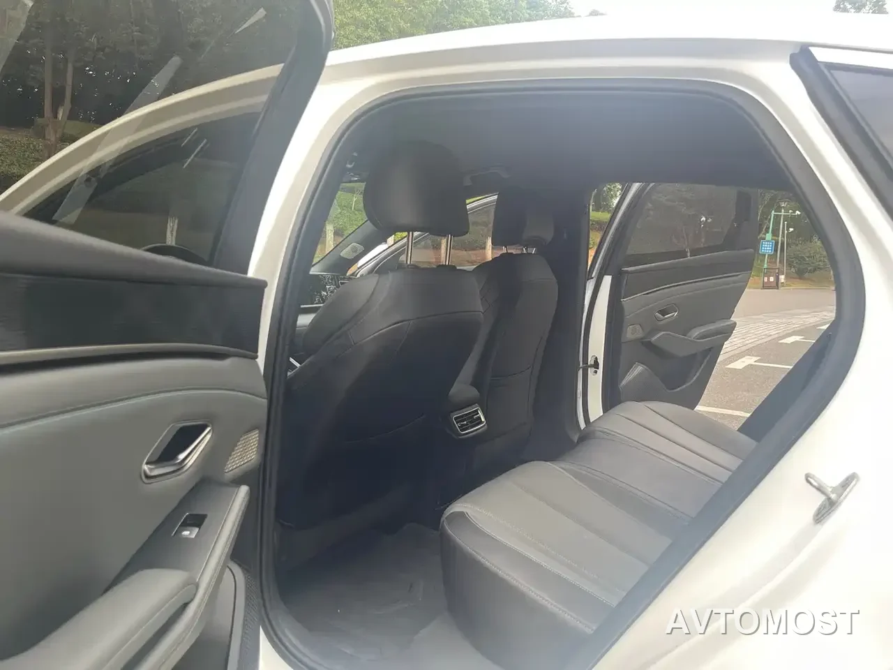 BYD Qin L 2024 DM-i 80KM Superior — фото 12