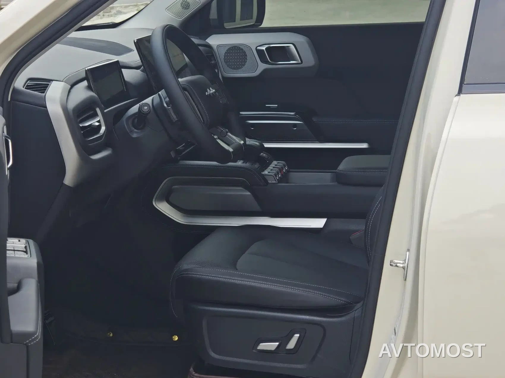 Fang Cheng Bao Titanium 3 2025 Model 501KM AWD Smart Drive Max Edition — фото 5