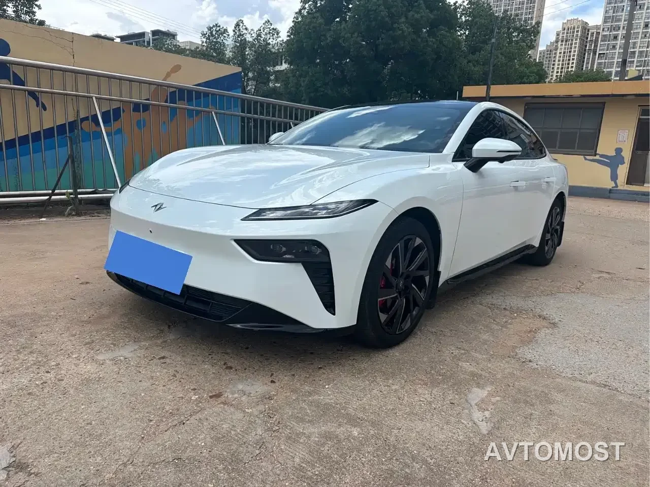 Dongfeng Yipai eπ007 2025 EREV 230Air Cruise Edition — фото 3