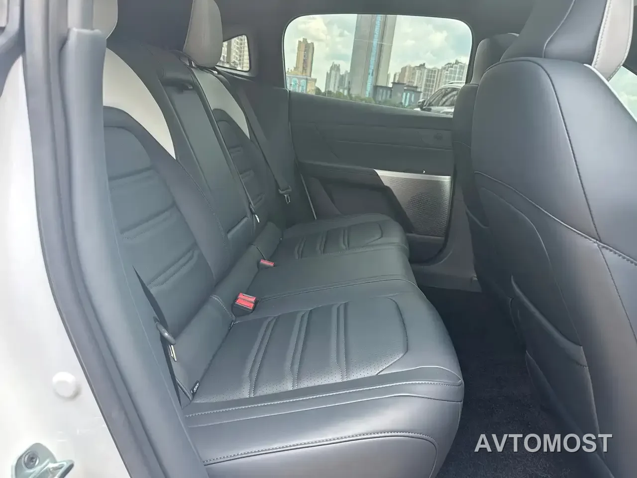 Dongfeng Yipai eπ007 2025 EREV 230Air Cruise Edition — фото 15