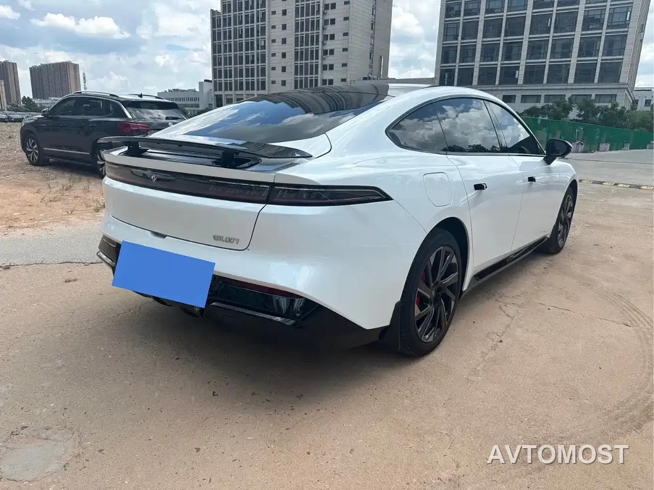 Dongfeng Yipai eπ007 2025 EREV 230Air Cruise Edition — фото 4
