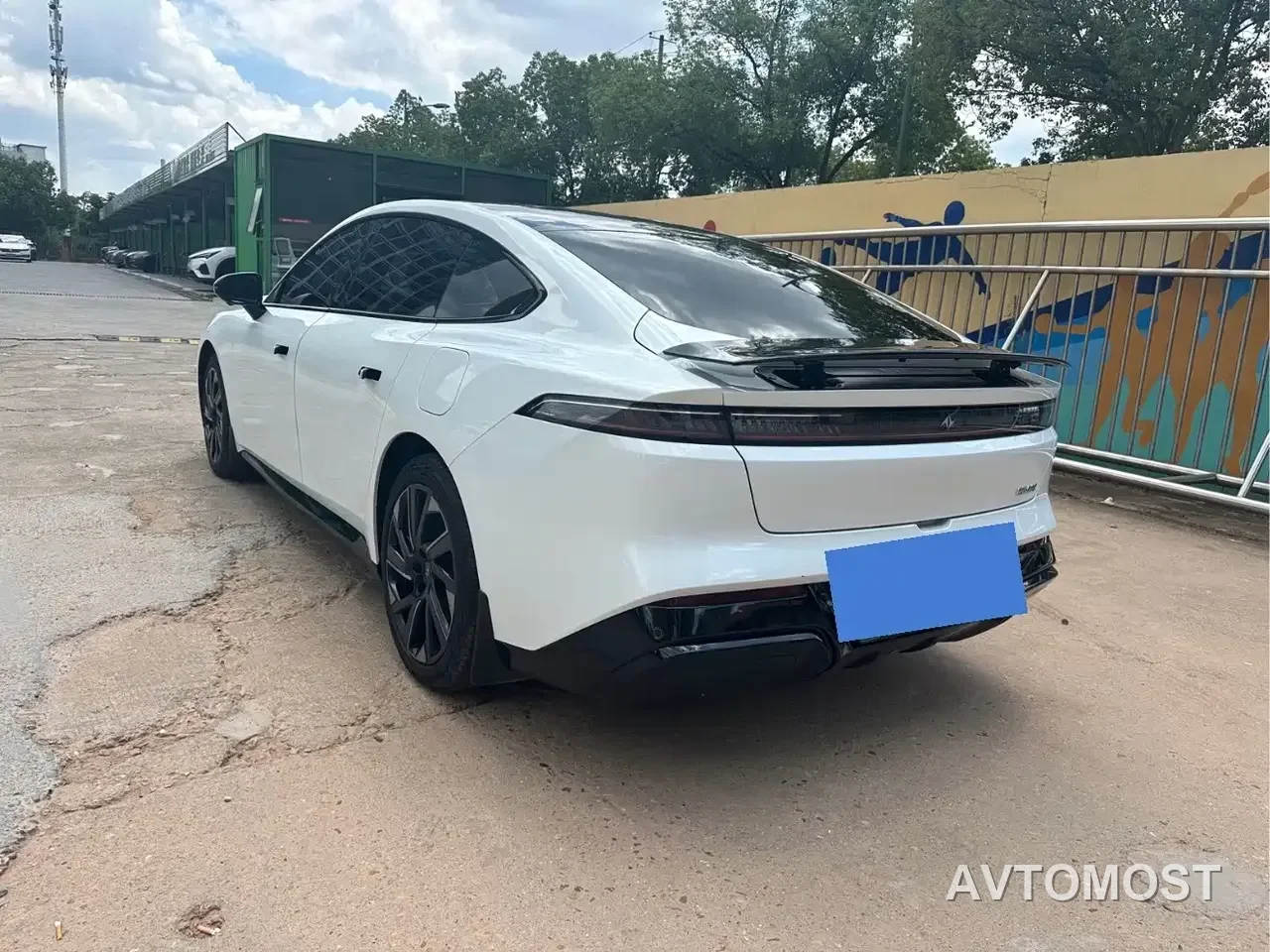 Dongfeng Yipai eπ007 2025 EREV 230Air Cruise Edition — фото 2