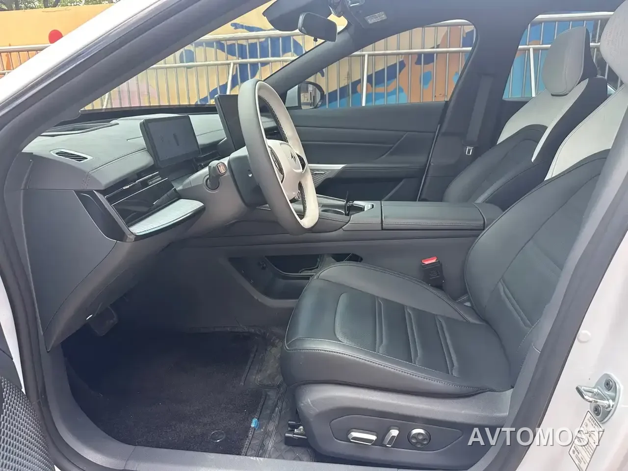 Dongfeng Yipai eπ007 2025 EREV 230Air Cruise Edition — фото 10