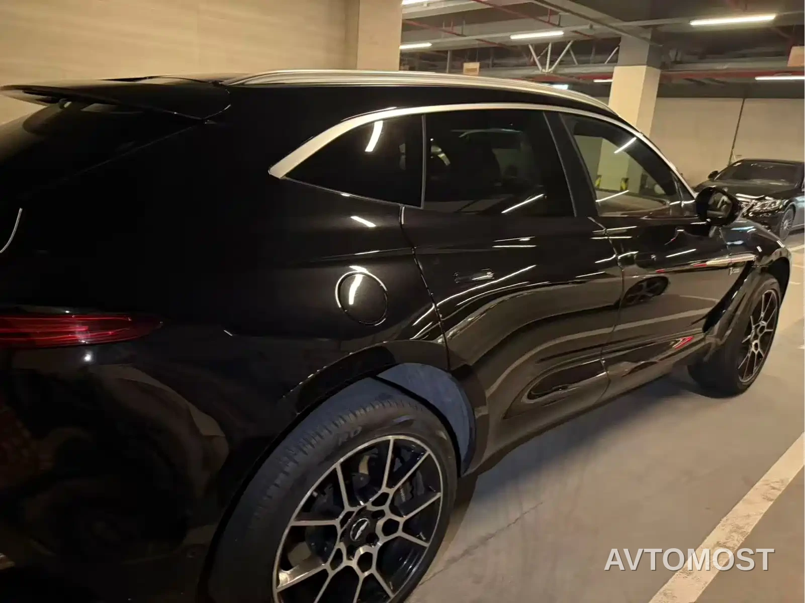 Aston Martin DBX 2020 4.0T V8 1913 First Edition Limited — фото 9