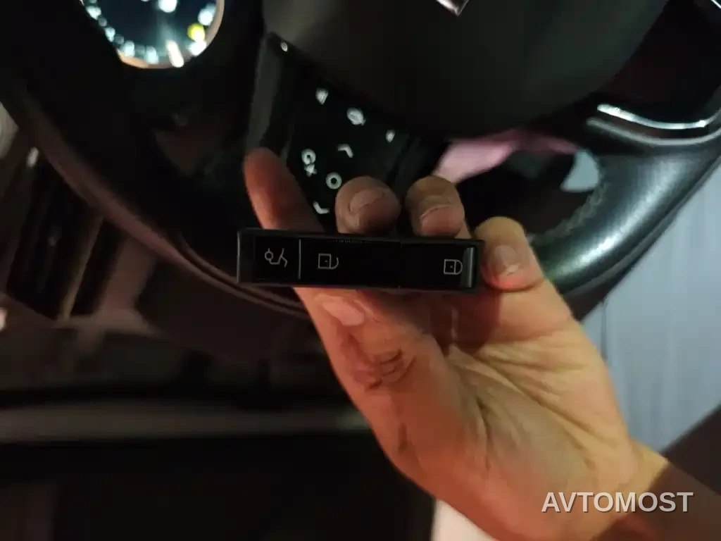 Lynk & Co 01 EM-P 2022 1.5TD PHEV Plus — фото 9