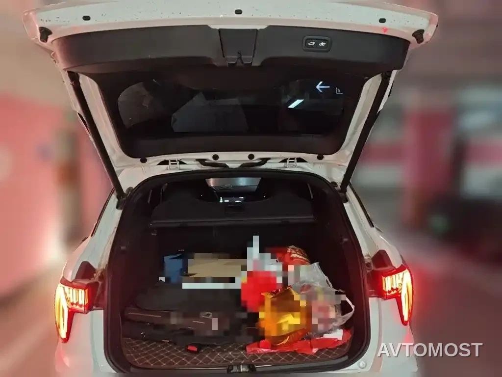 Lynk & Co 01 EM-P 2022 1.5TD PHEV Plus — фото 20