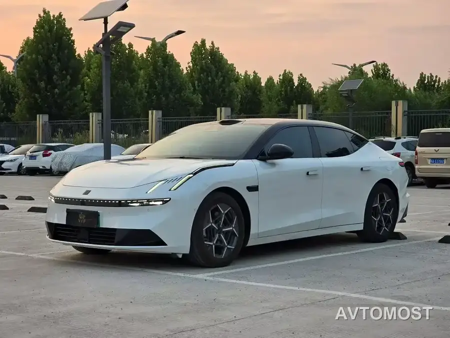 Lynk & Co 10 EM-P 2025 Model 120km Base Version
