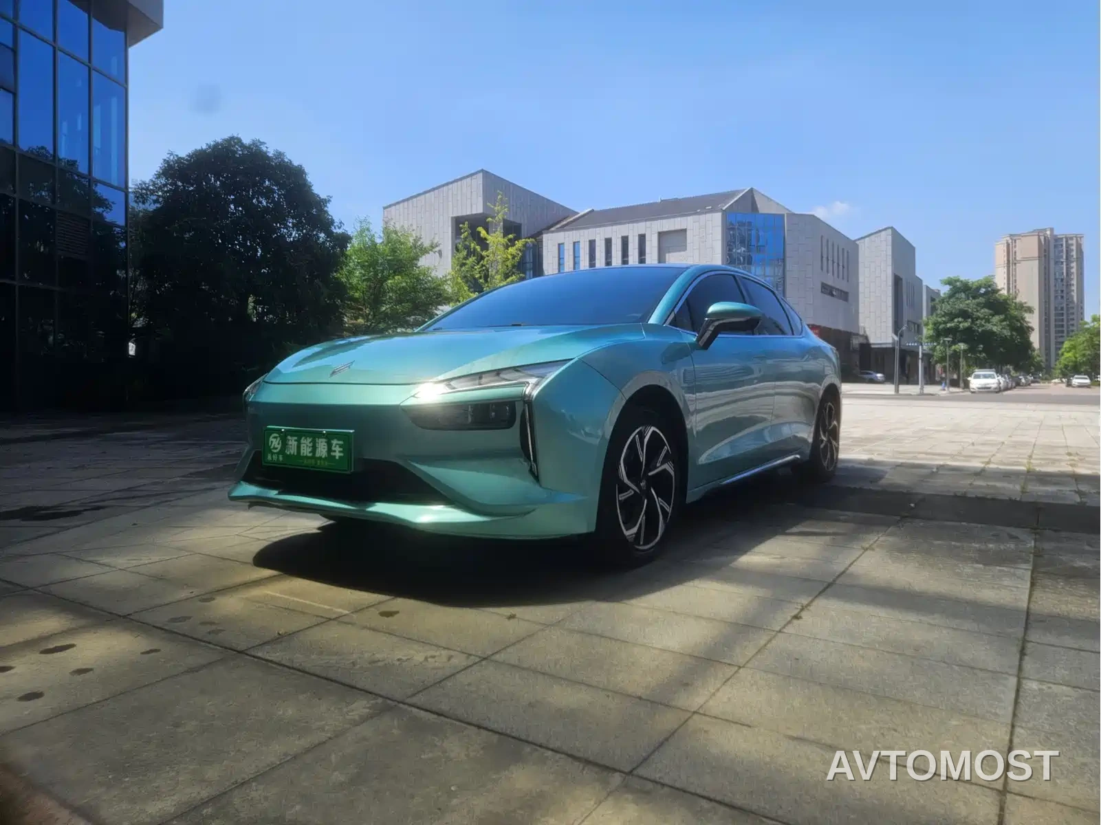 JMCG New Energy Yi 2021 500km Shining Youth Long Range Edition — фото 3