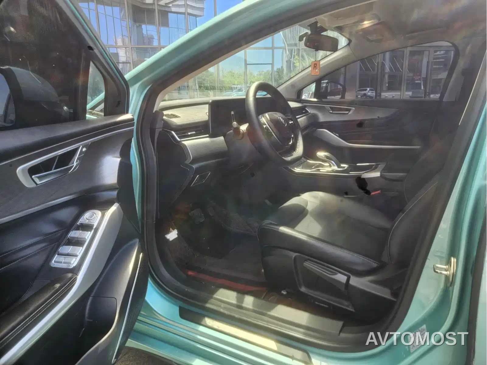 JMCG New Energy Yi 2021 500km Shining Youth Long Range Edition — фото 6