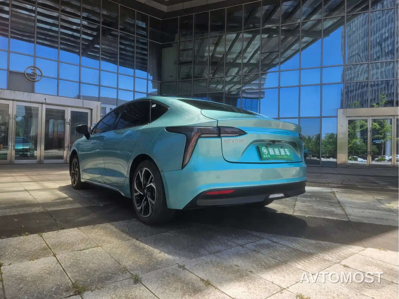 JMCG New Energy Yi 2021 500km Shining Youth Long Range Edition — фото 16