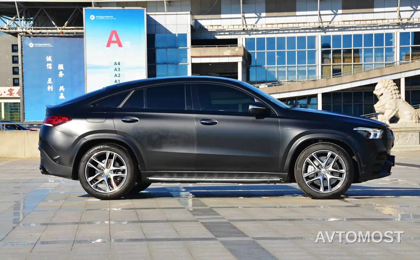 Mercedes-Benz GLE Coupe AMG 2023 AMG GLE 53 4MATIC+ Coupe SUV — фото 4