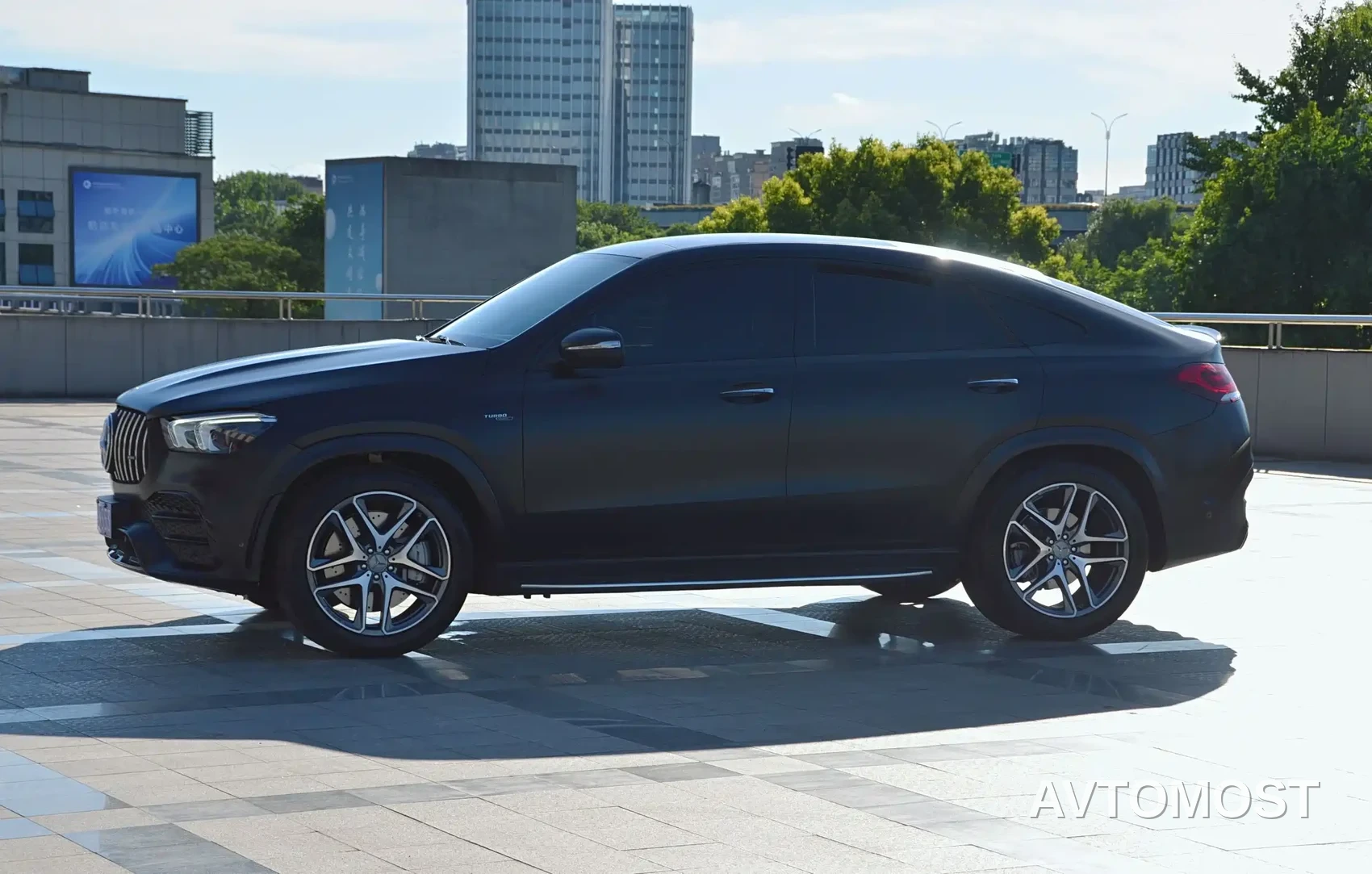 Mercedes-Benz GLE Coupe AMG 2023 AMG GLE 53 4MATIC+ Coupe SUV — фото 8