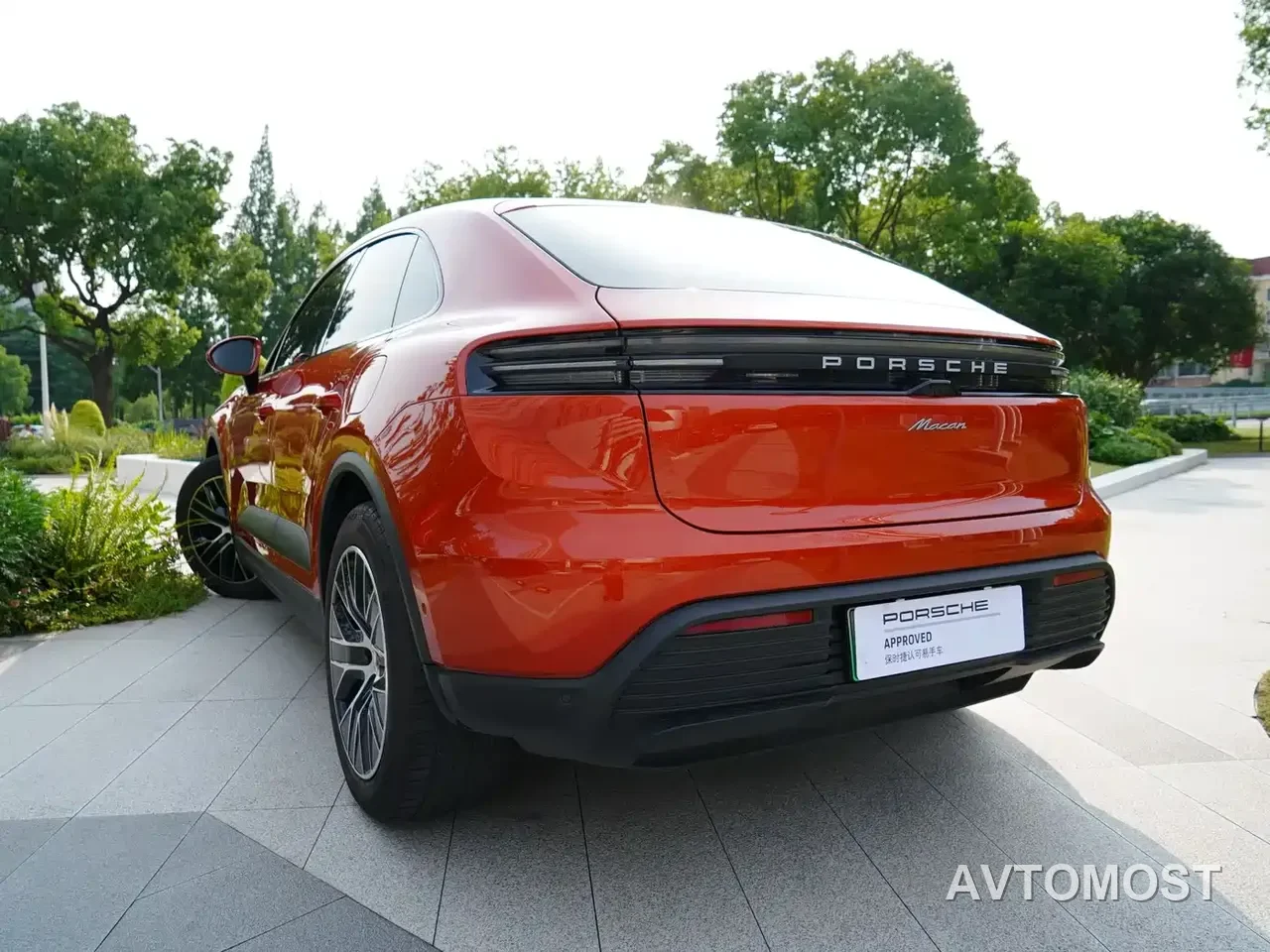 Porsche Macan EV 2024 Macan Long Range — фото 16