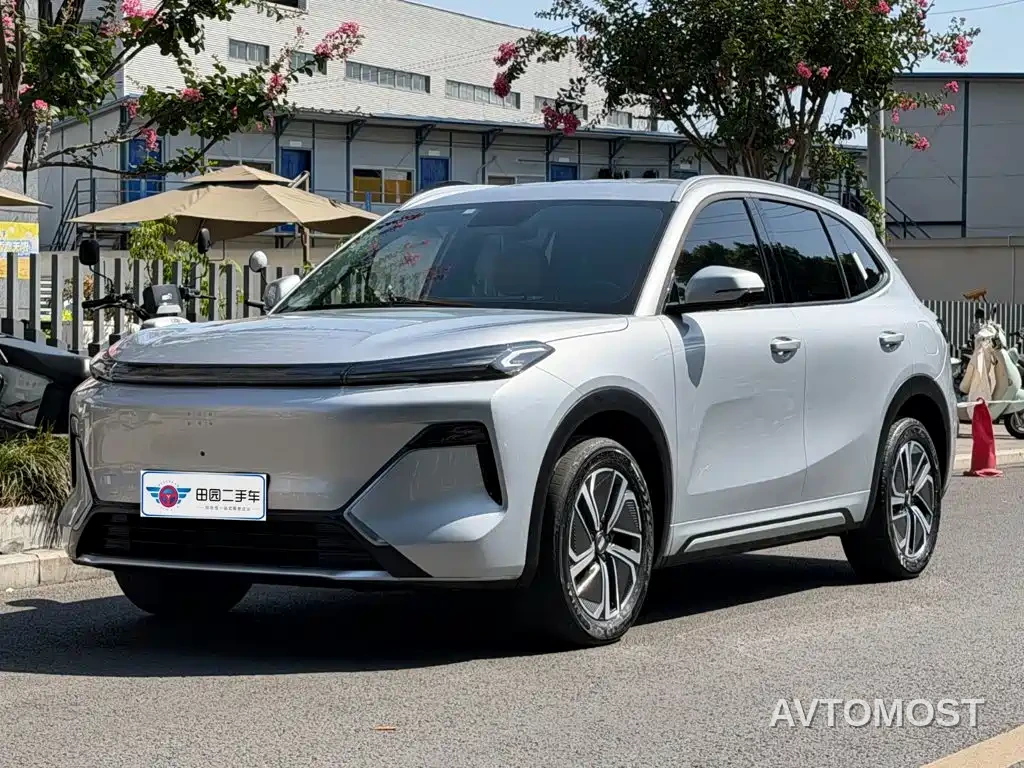 Geely Galaxy Starship 7 EM-i 2025 Model 55km Voyage Edition — фото 1