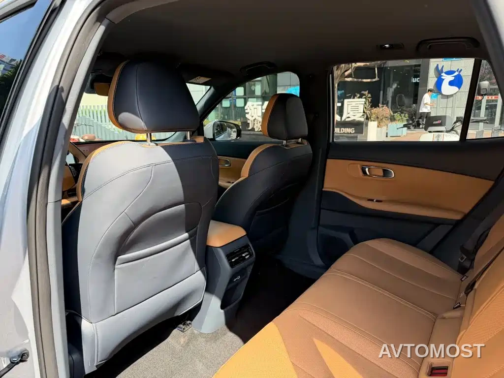 Geely Galaxy Starship 7 EM-i 2025 Model 55km Voyage Edition — фото 11