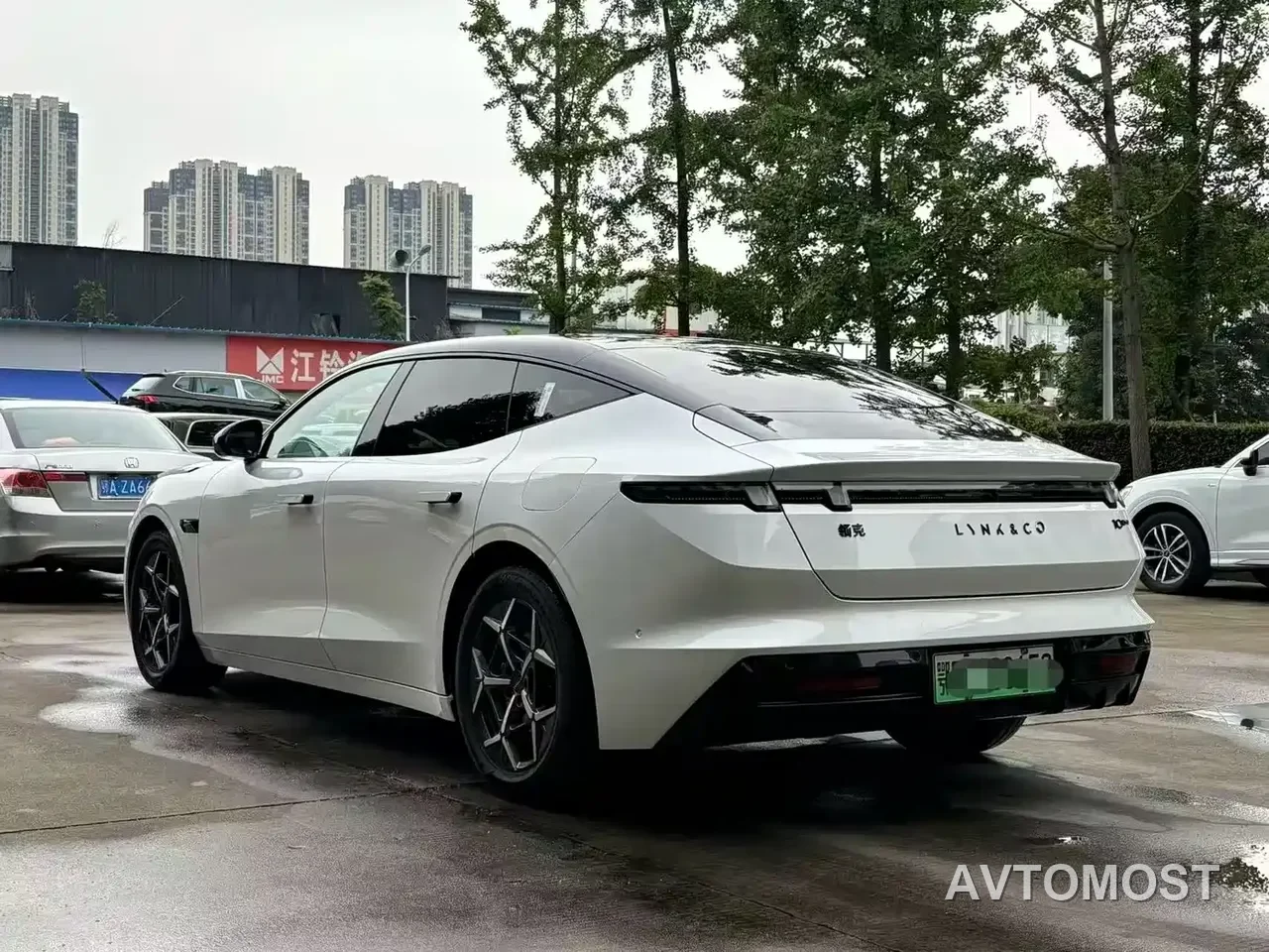 Lynk & Co 10 EM-P 2025 Model 120km Base Version — фото 3