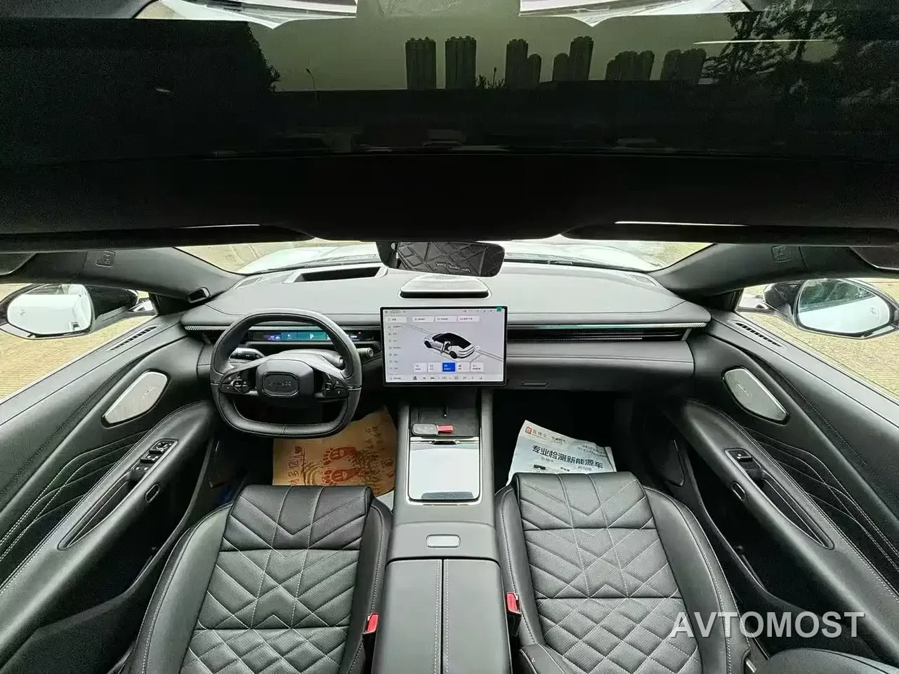 Lynk & Co 10 EM-P 2025 Model 120km Base Version — фото 2