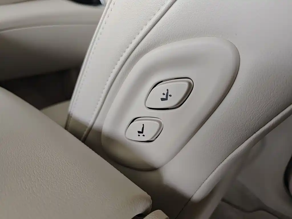 Buick Enclave 2020 28T 4WD Avenir — фото 8