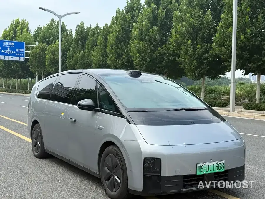 Li Auto MEGA 2024 Ultra