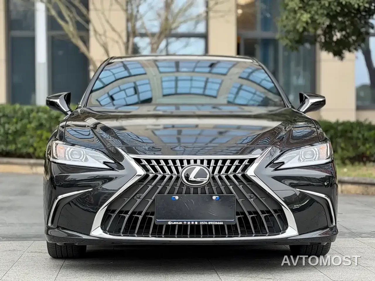 Lexus ES 2022 300h Excellence Edition — фото 2