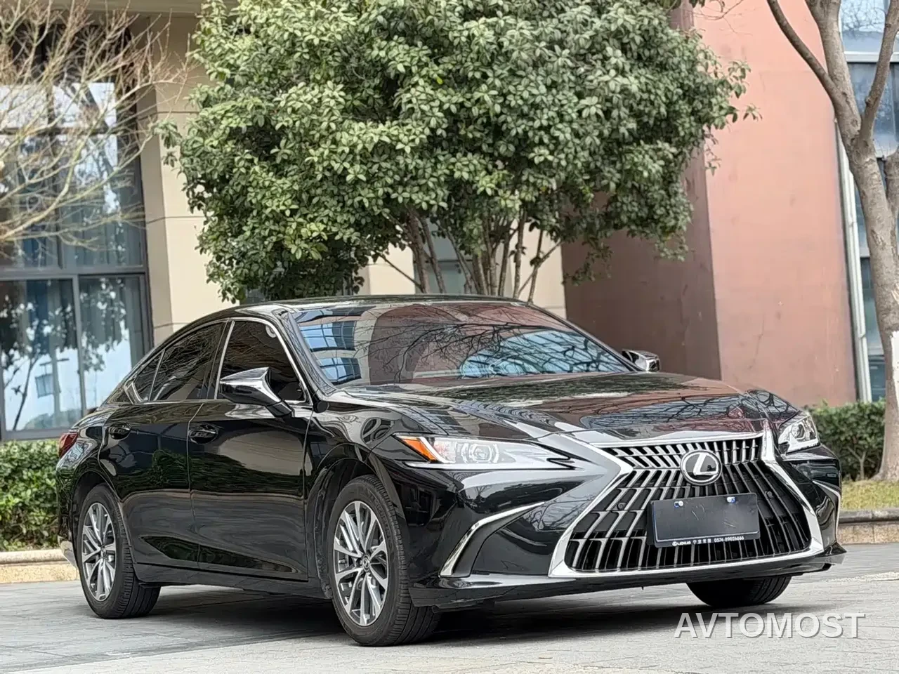 Lexus ES 2022 300h Excellence Edition — фото 3