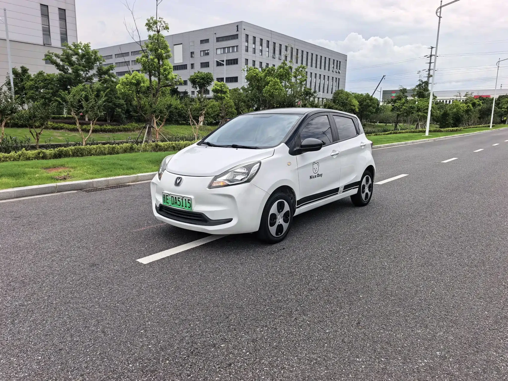 Changan Benben E-Star 2021 National Edition Colorful Version LFP (31.95kWh)