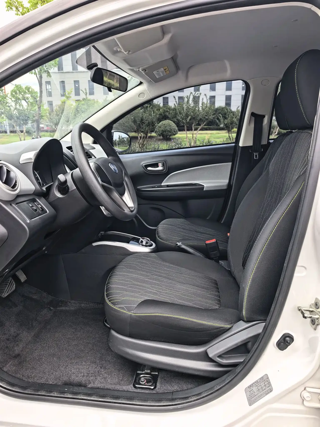 Changan Benben E-Star 2021 National Edition Colorful Version LFP (31.95kWh) — фото 4