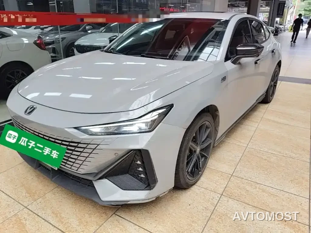 Changan UNI-V iDD 2023 Smart Electric iDD 1.5T 113km Smart Fun Type (Rapid Edition) — фото 2