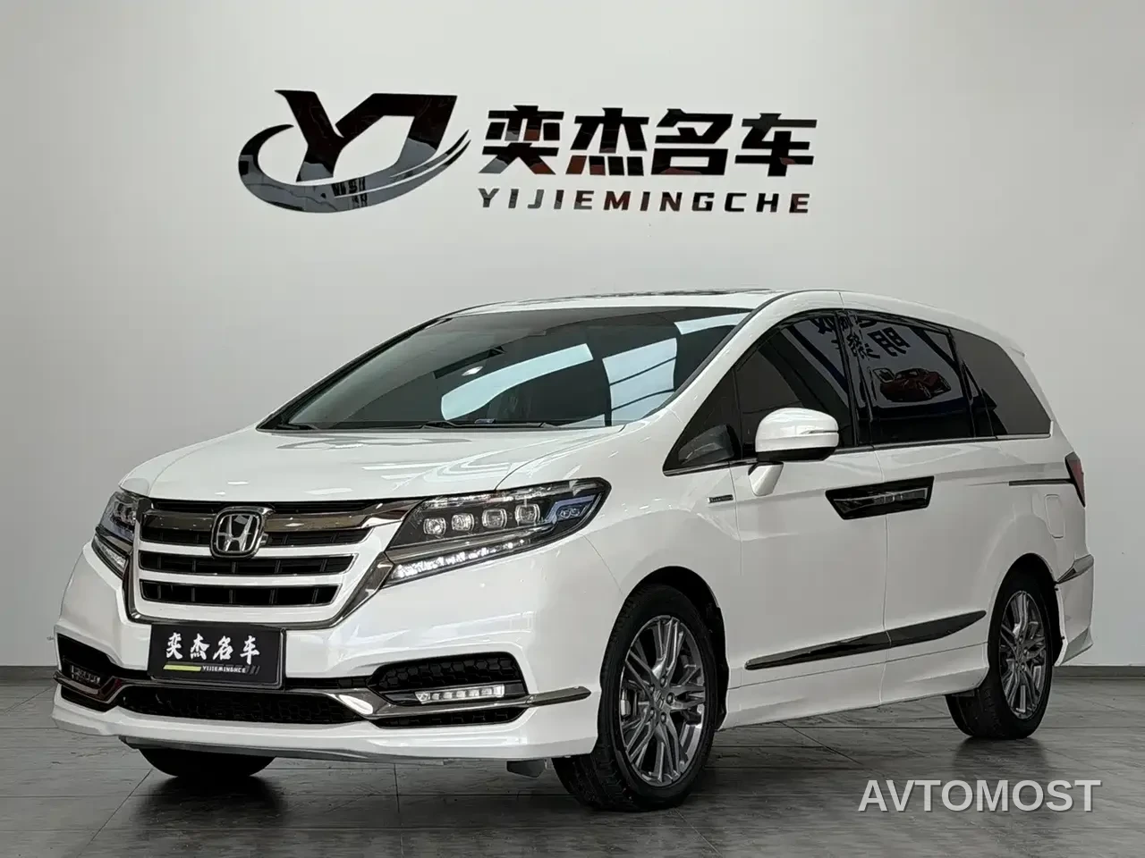 Honda Elysion 2019 2.0L Hybrid Luxury Edition — фото 1