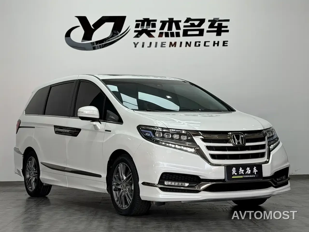 Honda Elysion 2019 2.0L Hybrid Luxury Edition — фото 2