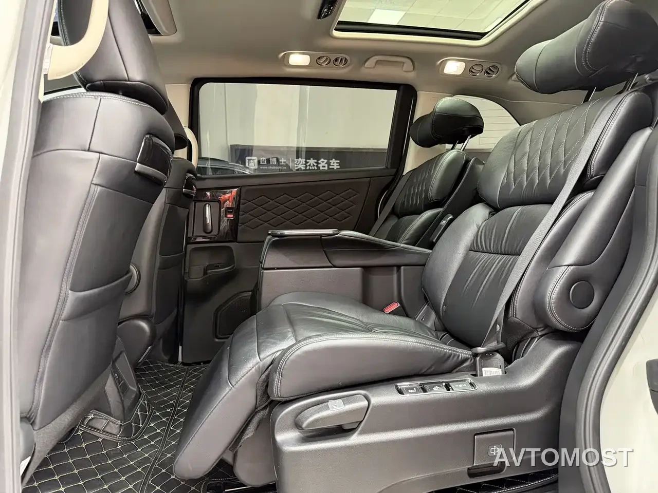 Honda Elysion 2019 2.0L Hybrid Luxury Edition — фото 6