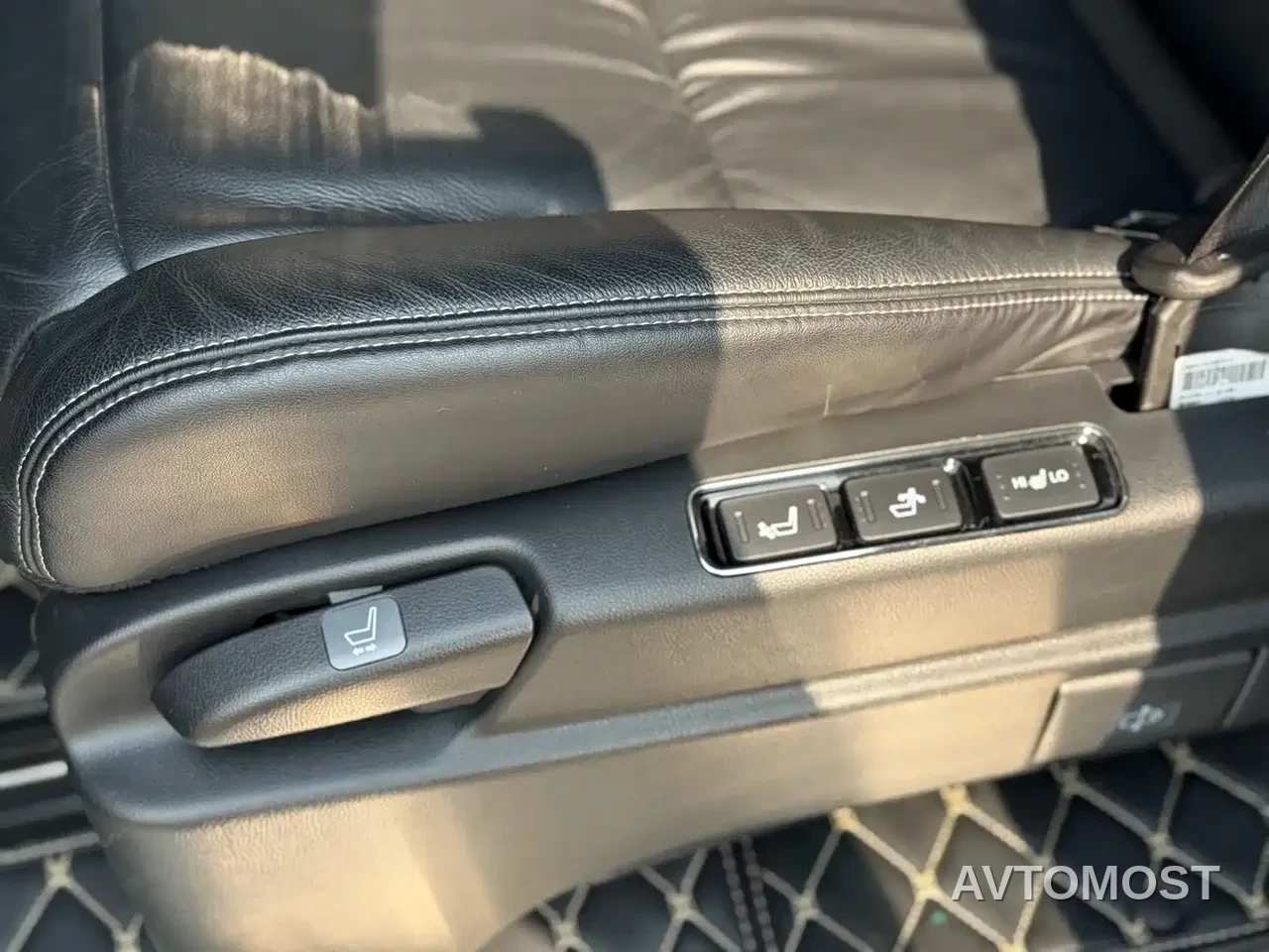 Honda Elysion 2019 2.0L Hybrid Luxury Edition — фото 15