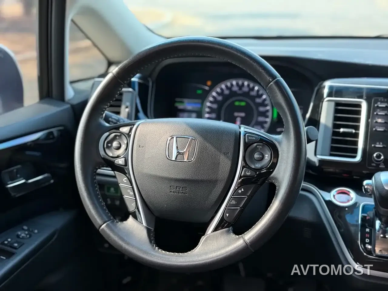 Honda Elysion 2019 2.0L Hybrid Luxury Edition — фото 16