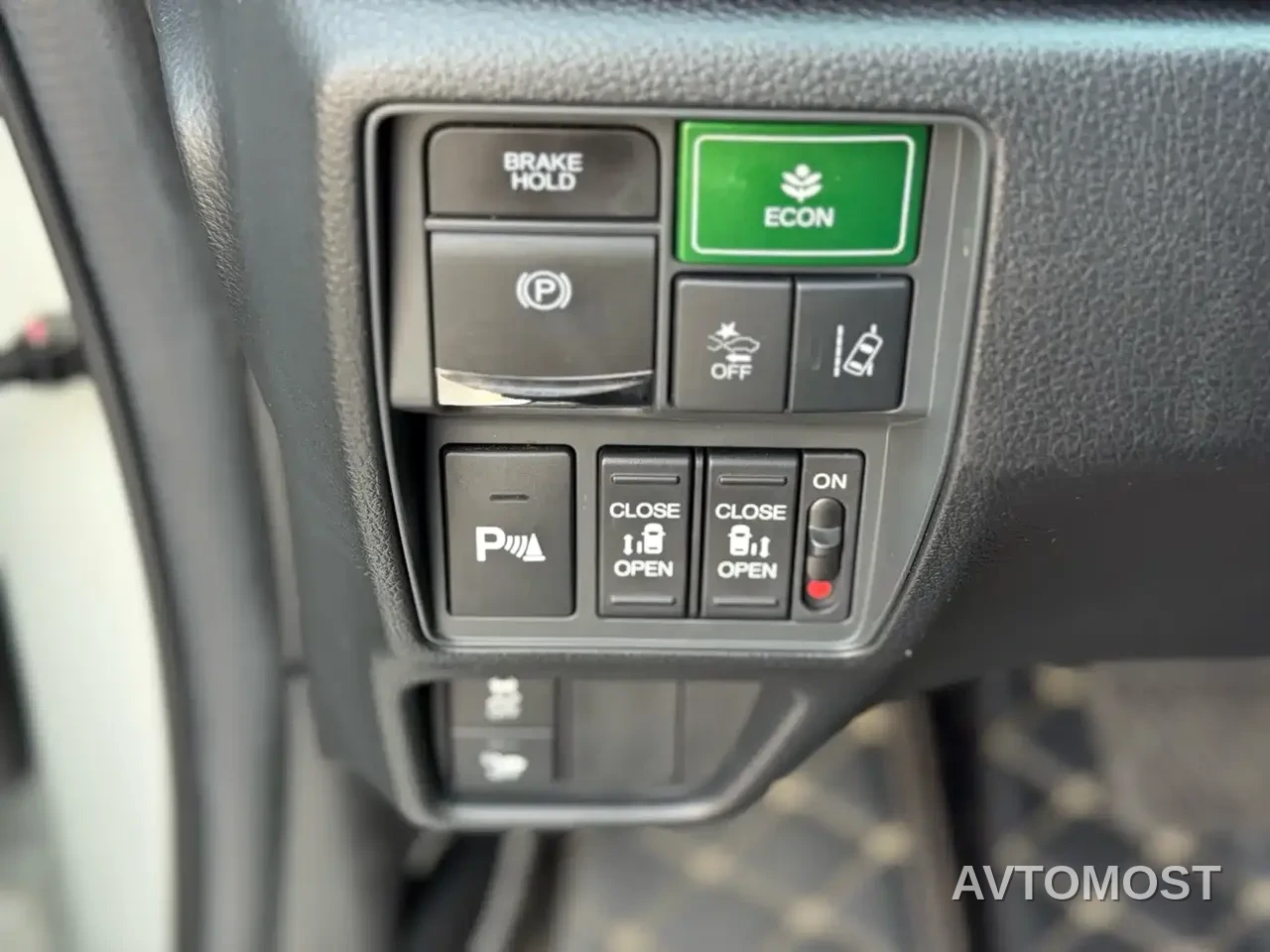 Honda Elysion 2019 2.0L Hybrid Luxury Edition — фото 17