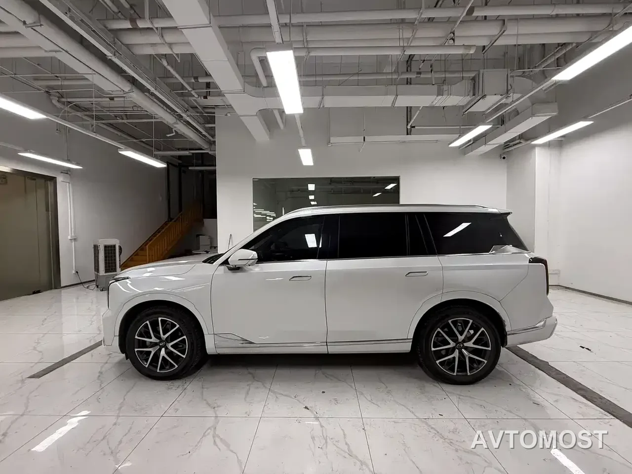 GAC Trumpchi GS8 2022 Dual Engine Series 2.0TM 2WD Premium Edition (7-Seater) — фото 2