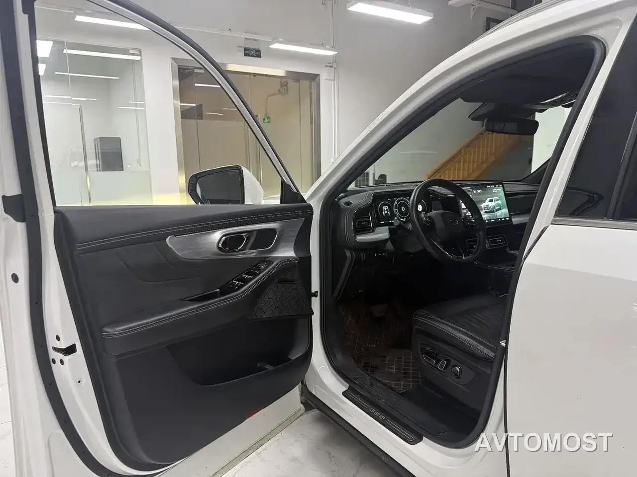 GAC Trumpchi GS8 2022 Dual Engine Series 2.0TM 2WD Premium Edition (7-Seater) — фото 6