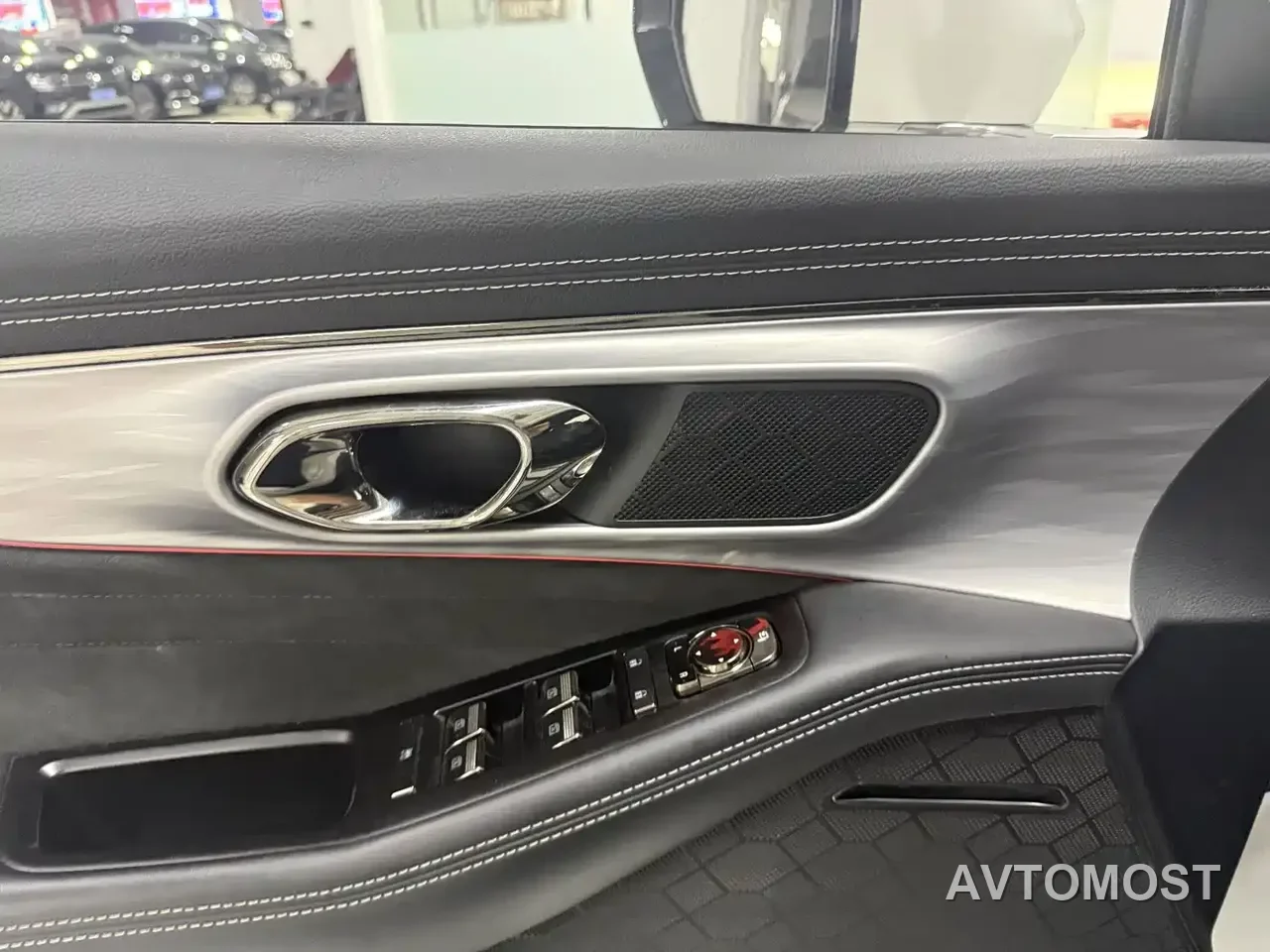 GAC Trumpchi GS8 2022 Dual Engine Series 2.0TM 2WD Premium Edition (7-Seater) — фото 7