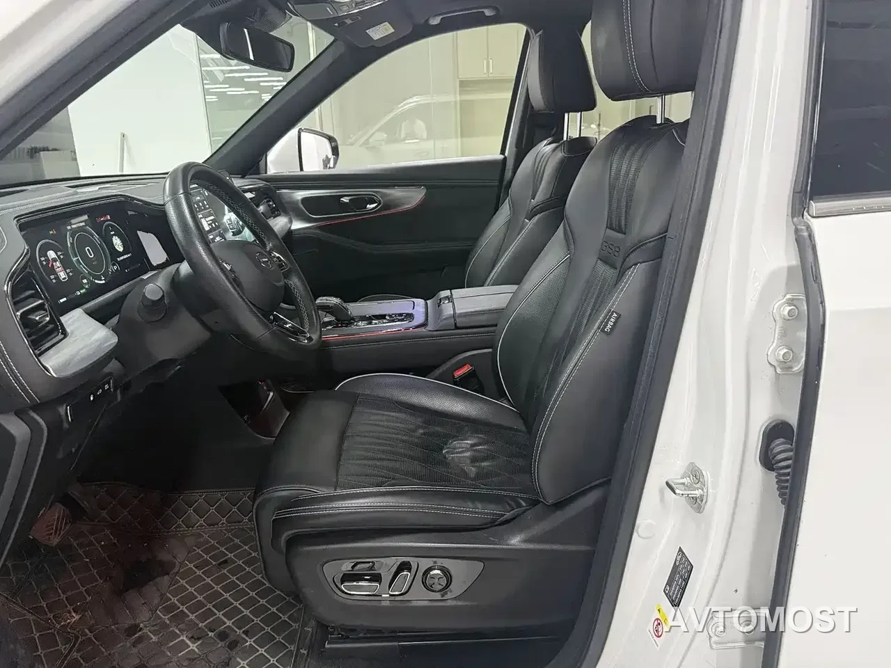 GAC Trumpchi GS8 2022 Dual Engine Series 2.0TM 2WD Premium Edition (7-Seater) — фото 9