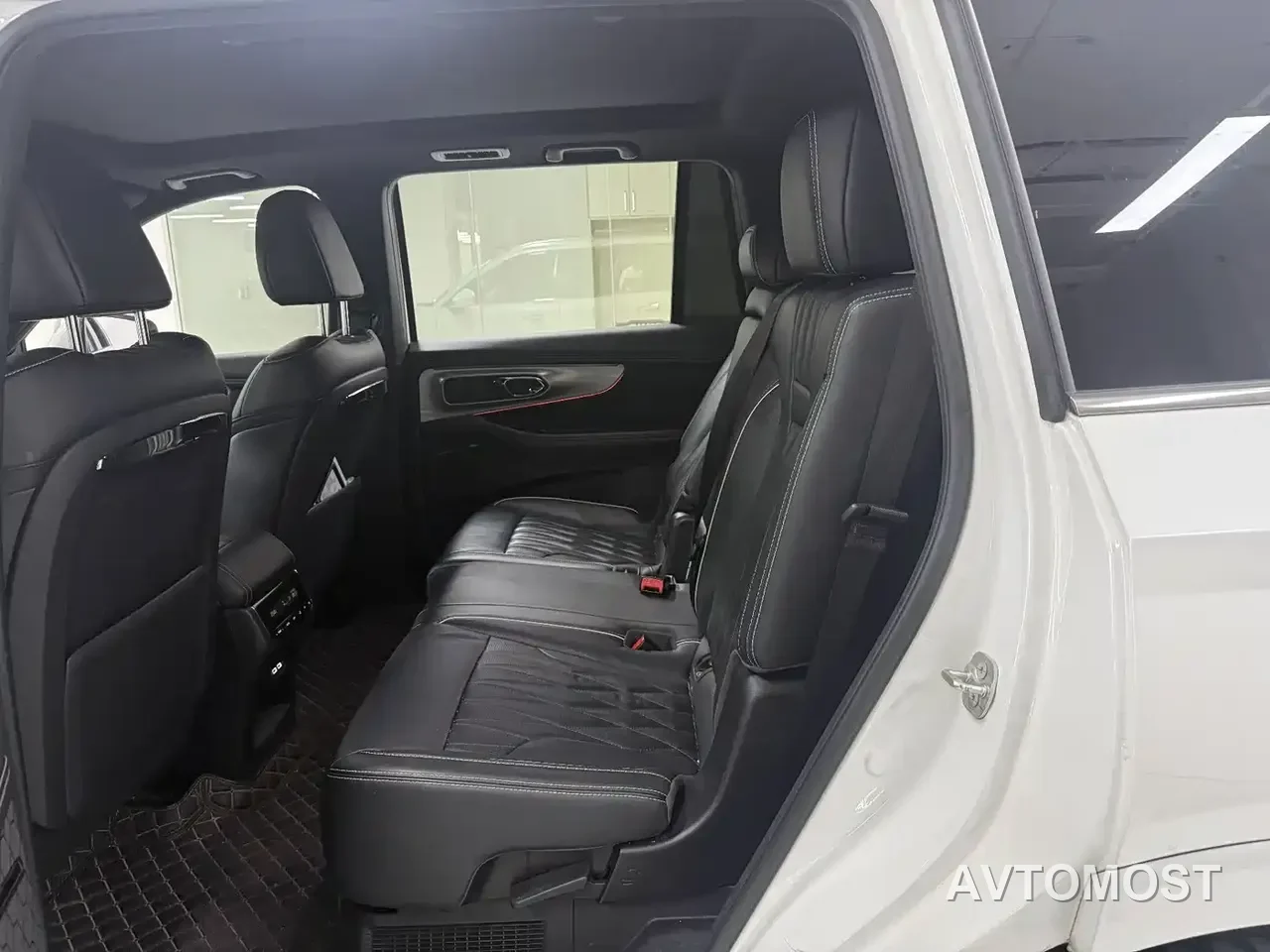 GAC Trumpchi GS8 2022 Dual Engine Series 2.0TM 2WD Premium Edition (7-Seater) — фото 18