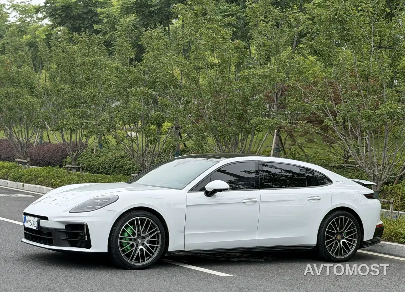 Porsche Panamera 2024 Panamera 4 Executive Long Wheelbase 2.9T — фото 1