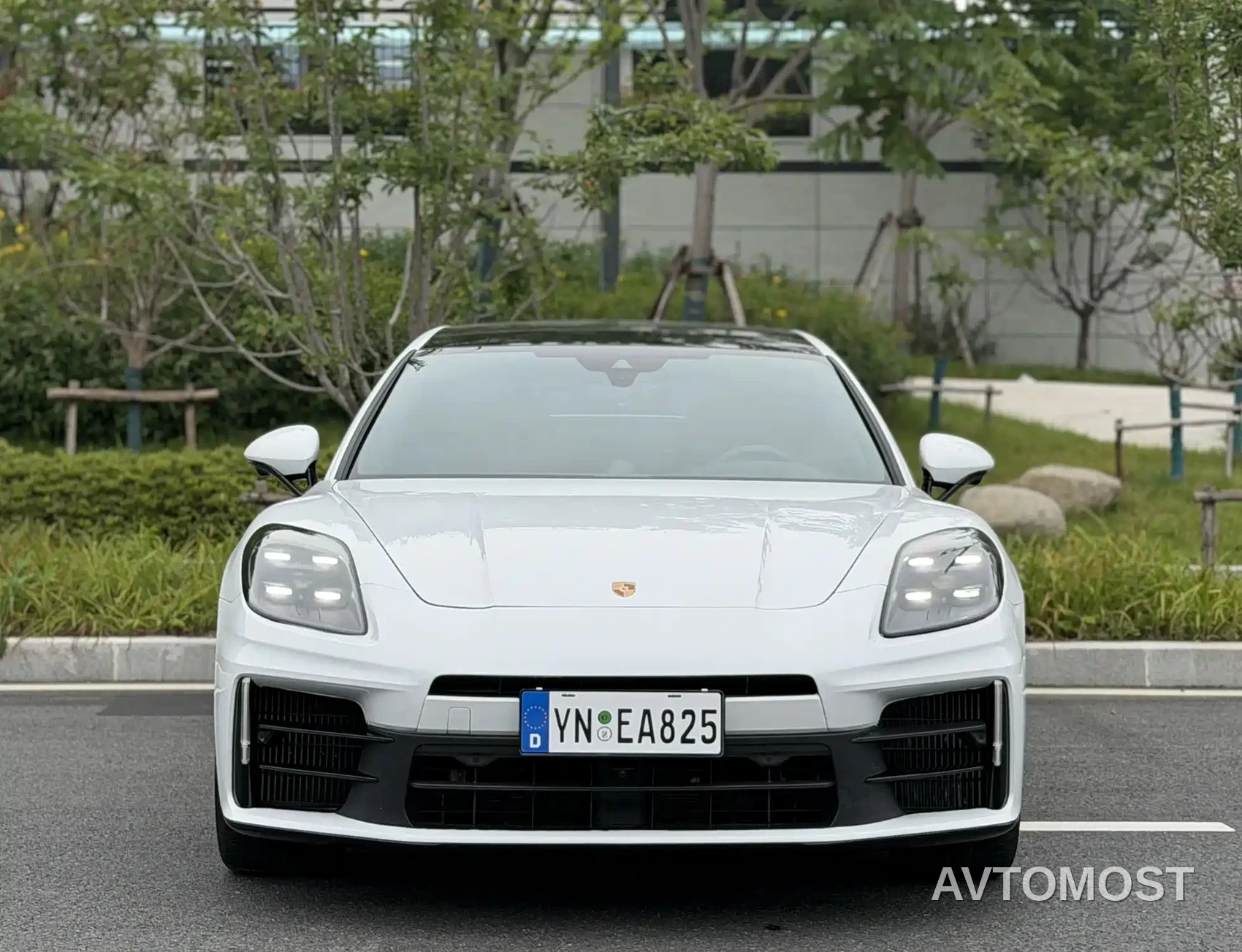 Porsche Panamera 2024 Panamera 4 Executive Long Wheelbase 2.9T — фото 2