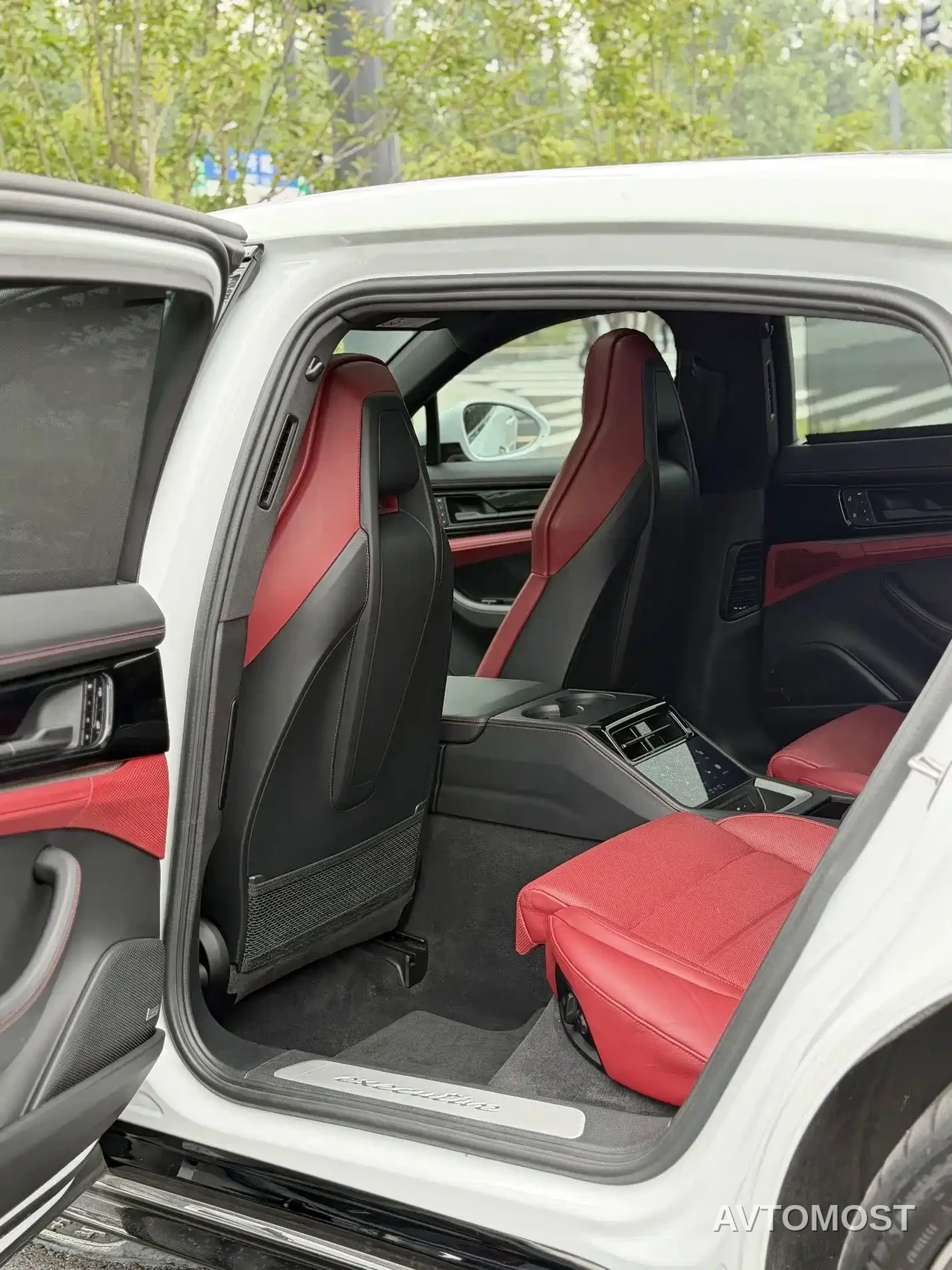Porsche Panamera 2024 Panamera 4 Executive Long Wheelbase 2.9T — фото 8