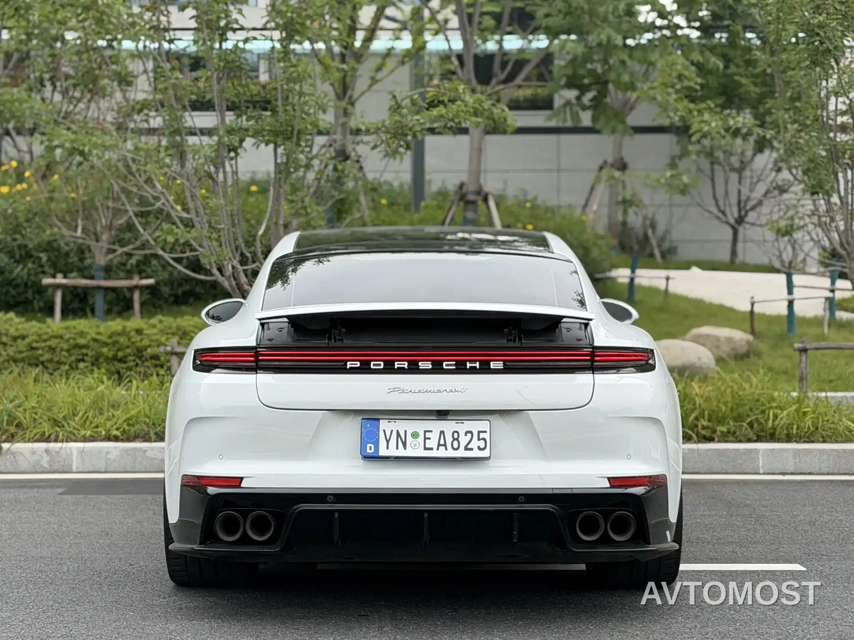 Porsche Panamera 2024 Panamera 4 Executive Long Wheelbase 2.9T — фото 10