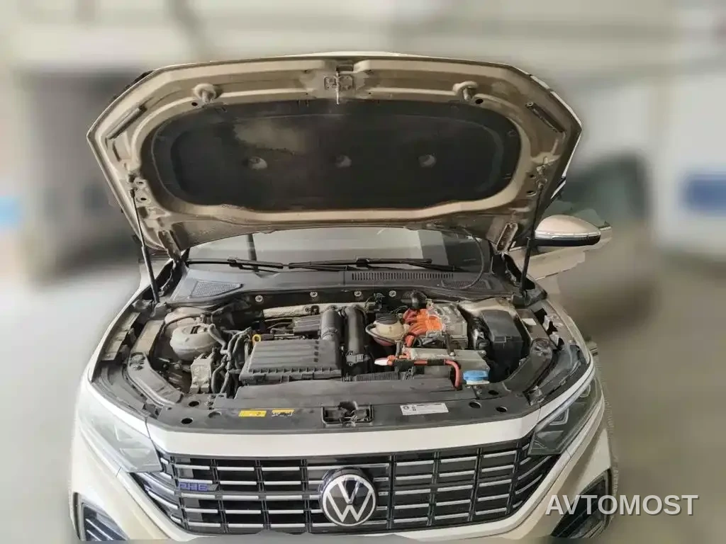 Volkswagen Passat New Energy 2022 430PHEV Hybrid Luxury Edition — фото 3